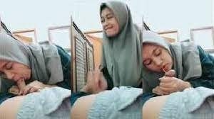 Bokep Indo Pacar Hijab Cantik Suka Nelen Sperma