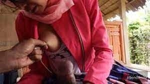 Bokep Indo Jilbonddevita Ngocokin Pacar di Warung Bakso