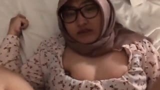 Bokep Bunda Hijab Selalu Mematahkan Hasratku